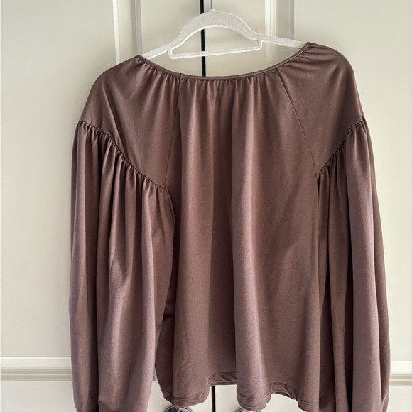EUC   a .new day bubble sleeve top - Picture 2 of 2